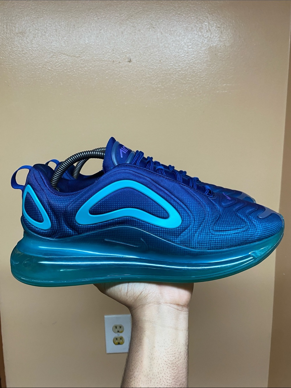 2019 Nike Air Max 720 “Nightsade” Men’s Running Sneakers Size 10.5 AO2924-405